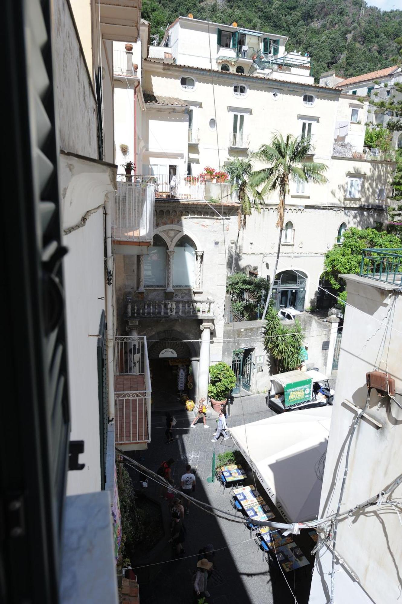 L'Ancora Di Amalfi Apartment Bagian luar foto