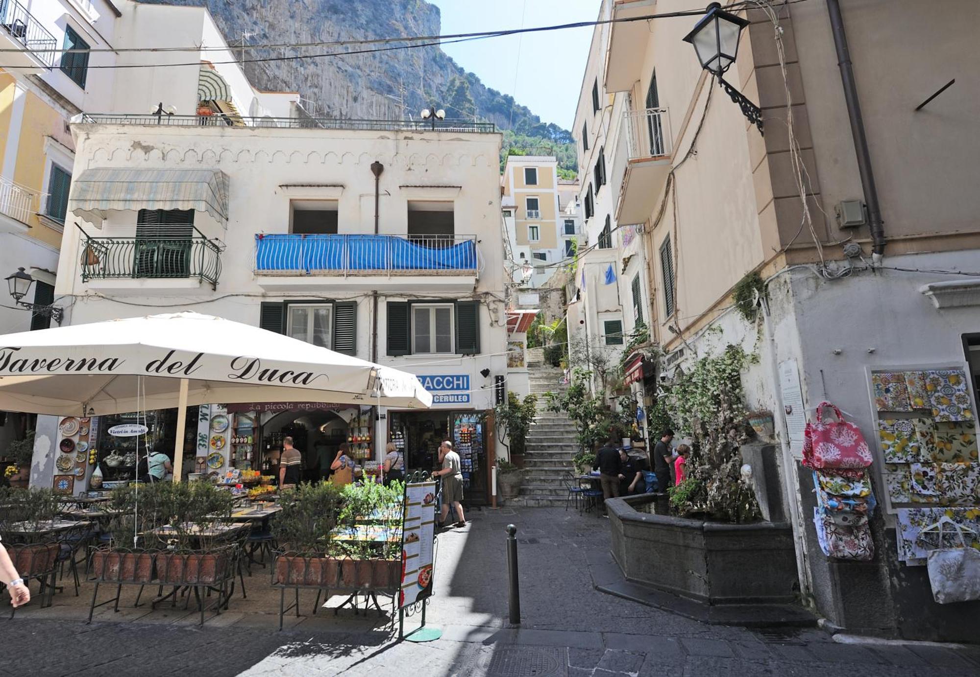 L'Ancora Di Amalfi Apartment Bagian luar foto